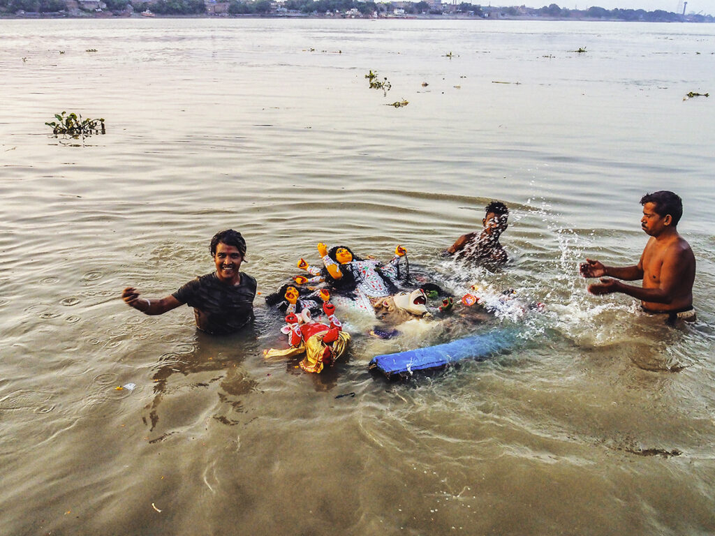 DURHA EN EL RIO HOOGHLY