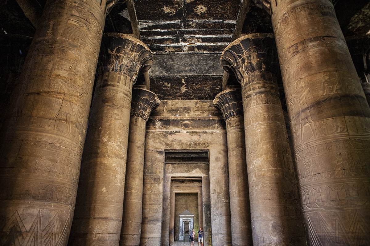 TEMPLO DE EDFU DETALLE TECHO Y COLUMNAS