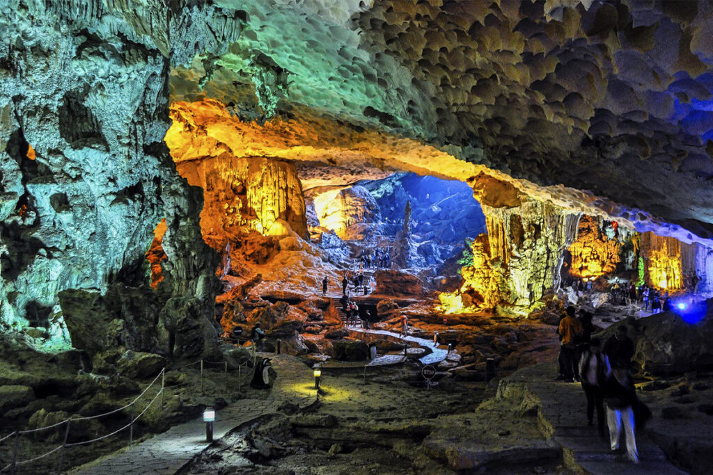 Cueva de Hang Sun Sot