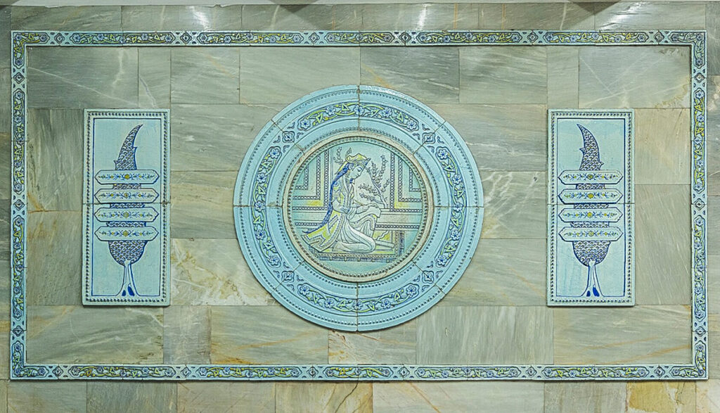 Cerámica azul y blanca metro Tashkent